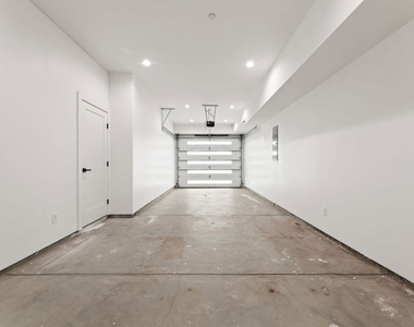 5118 Laurel Canyon - Photo Thumbnail 17