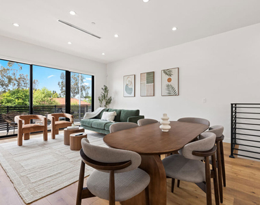5118 Laurel Canyon - Photo Thumbnail 2