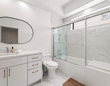 5118 Laurel Canyon - Photo Thumbnail 11