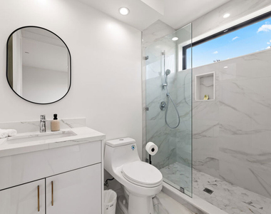 5118 Laurel Canyon - Photo Thumbnail 14