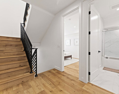 5118 Laurel Canyon - Photo Thumbnail 7
