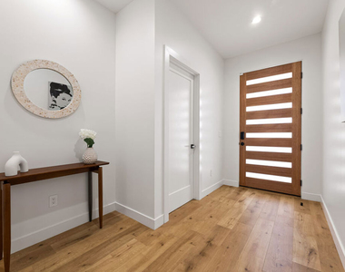 5118 Laurel Canyon - Photo Thumbnail 5