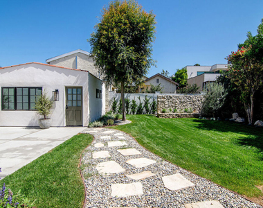 6417 Lindenhurst Avenue - Photo Thumbnail 46