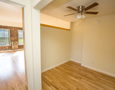 361 S Detroit Street - Photo Thumbnail 5