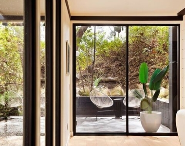 5649 Valley Oak Drive - Photo Thumbnail 8