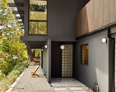 5649 Valley Oak Drive - Photo Thumbnail 2