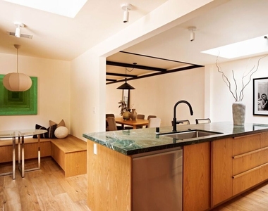 5649 Valley Oak Drive - Photo Thumbnail 14