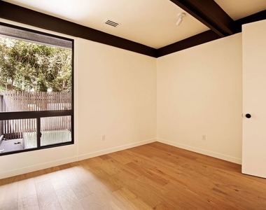 5649 Valley Oak Drive - Photo Thumbnail 33
