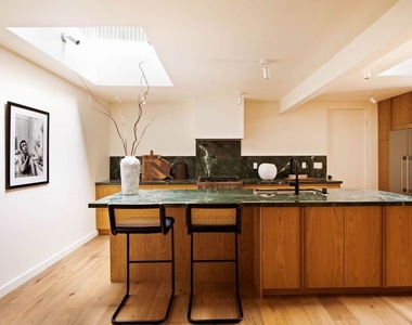 5649 Valley Oak Drive - Photo Thumbnail 16