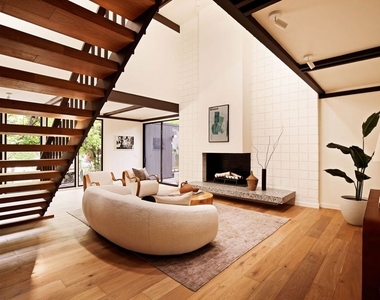 5649 Valley Oak Drive - Photo Thumbnail 9