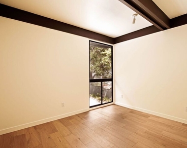 5649 Valley Oak Drive - Photo Thumbnail 38