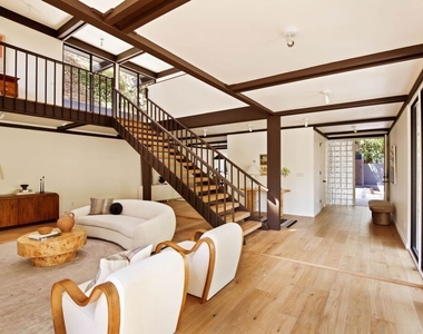 5649 Valley Oak Drive - Photo Thumbnail 6