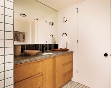 5649 Valley Oak Drive - Photo Thumbnail 36
