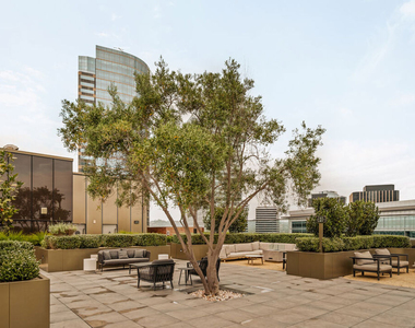 2025 Avenue Of The Stars - Photo Thumbnail 16