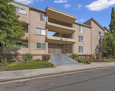 10757 Hortense Street - Photo Thumbnail 26