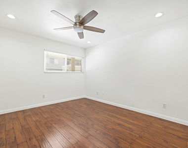 10757 Hortense Street - Photo Thumbnail 14