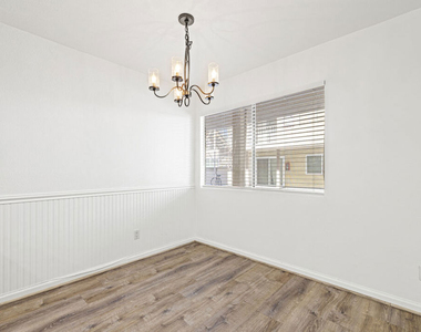 10757 Hortense Street - Photo Thumbnail 9