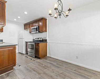 10757 Hortense Street - Photo Thumbnail 3