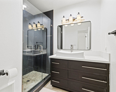 10757 Hortense Street - Photo Thumbnail 20