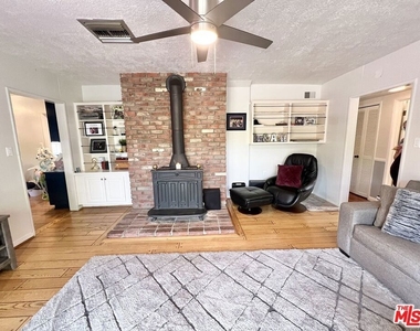 22839 Oxnard Street - Photo Thumbnail 22
