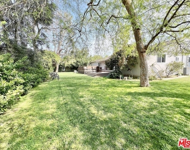 22839 Oxnard Street - Photo Thumbnail 48
