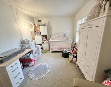 22839 Oxnard Street - Photo Thumbnail 28