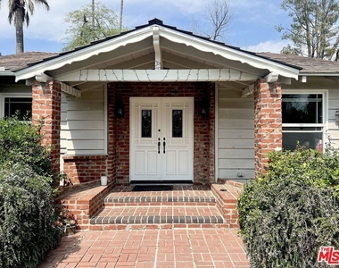 22839 Oxnard Street - Photo Thumbnail 7