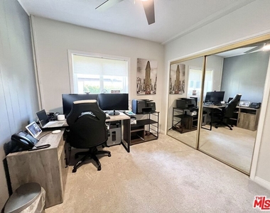 22839 Oxnard Street - Photo Thumbnail 38