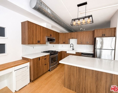 1100 S Hope Street - Photo Thumbnail 5
