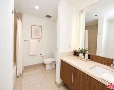 1100 S Hope Street - Photo Thumbnail 14
