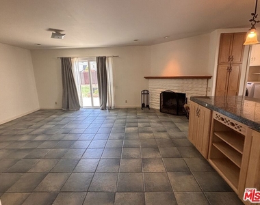 6667 Lederer Avenue - Photo Thumbnail 5