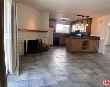 6667 Lederer Avenue - Photo Thumbnail 6