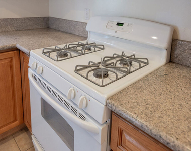 361 W Wilson Avenue - Photo Thumbnail 4
