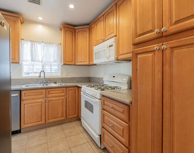 361 W Wilson Avenue - Photo Thumbnail 3