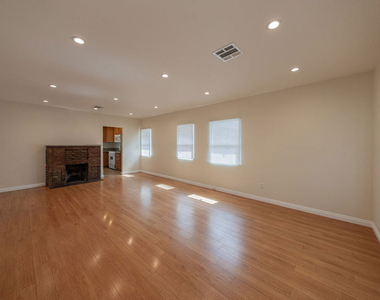361 W Wilson Avenue - Photo Thumbnail 2