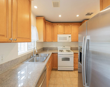 361 W Wilson Avenue - Photo Thumbnail 9