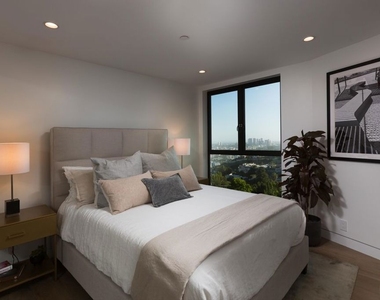 8780 Hollywood Boulevard - Photo Thumbnail 26