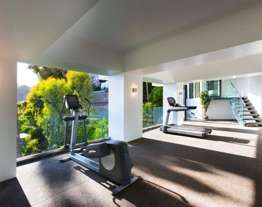 8780 Hollywood Boulevard - Photo Thumbnail 36