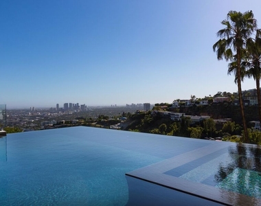 8780 Hollywood Boulevard - Photo Thumbnail 13