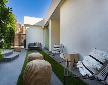 8780 Hollywood Boulevard - Photo Thumbnail 15