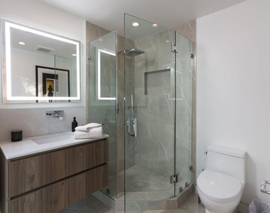 8780 Hollywood Boulevard - Photo Thumbnail 27