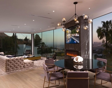 8780 Hollywood Boulevard - Photo Thumbnail 5