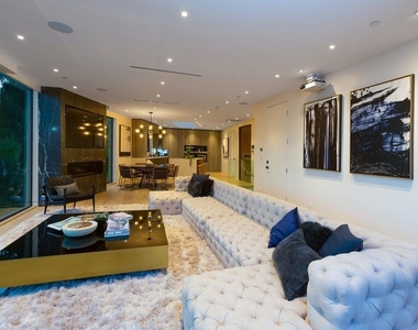 8780 Hollywood Boulevard - Photo Thumbnail 16