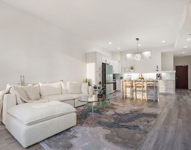 1100 Wilshire Boulevard - Photo Thumbnail 1
