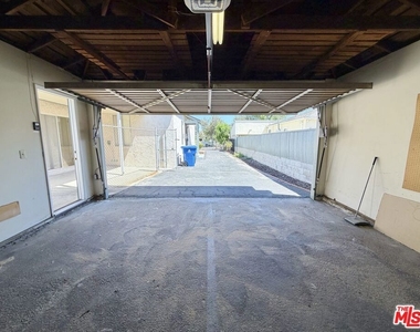 5431 Cartwright Avenue - Photo Thumbnail 23