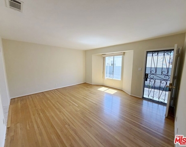 5431 Cartwright Avenue - Photo Thumbnail 5