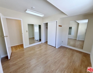 5431 Cartwright Avenue - Photo Thumbnail 12