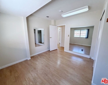 5431 Cartwright Avenue - Photo Thumbnail 11
