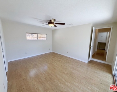 5431 Cartwright Avenue - Photo Thumbnail 16