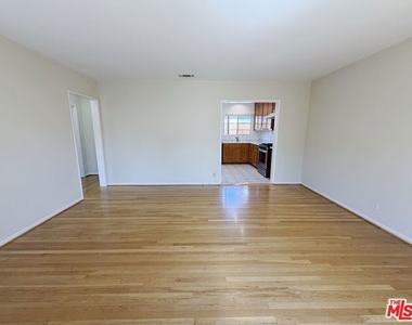 5431 Cartwright Avenue - Photo Thumbnail 6
